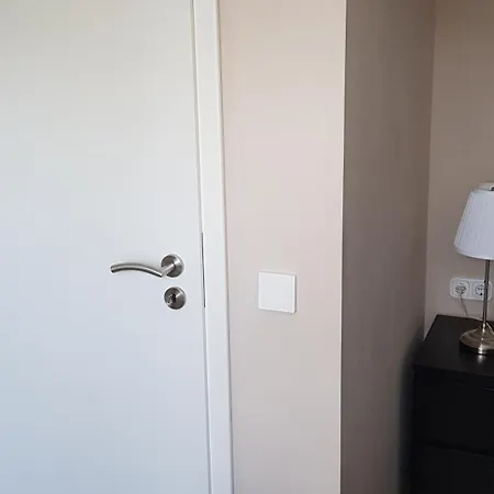 公寓 2x Monteurwohnung 1x 2 Kleine Einzelzimmer 1x Doppelbett Und Schlafcouch Im Wohnbereich 锡根