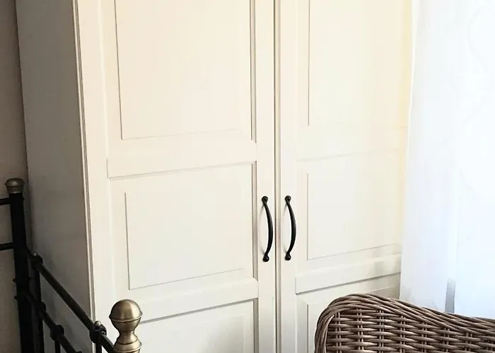 2x Monteurwohnung 1x 2 Kleine Einzelzimmer 1x Doppelbett Und Schlafcouch Im Wohnbereich Siegen